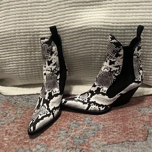 BNWOT Zara Ankle Boots